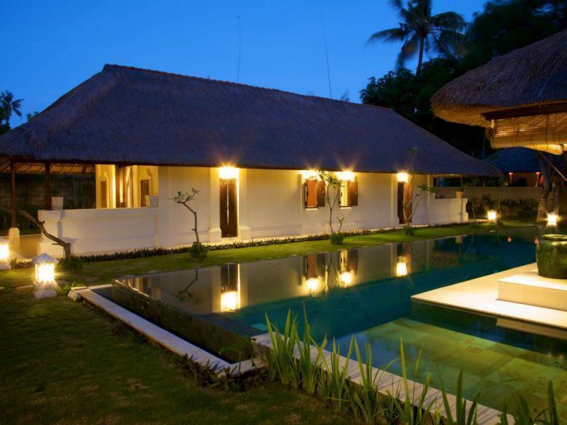 Blind Dog Inn Sanur  Exterior photo